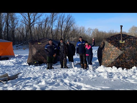 Видео: Впервые с ночёвкой в зимний период.Урал.