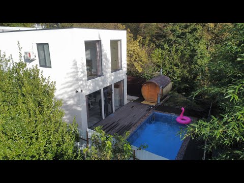 Видео: Очень СРОЧНО!!! Дом в центральном Сочи с бассейном и баней / Купить дом в Сочи выгодно. 