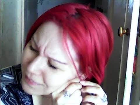 Видео: Болит мочка уха от сережки (ооооо бобо :-) ).
