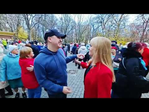 Видео: 2.11.25г..."Возраст такая Странная штука"... звучит на Танцполе в Гомеле... 