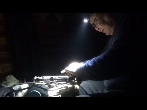 Видео: Неожиданные приключения охотника: Январская тайга и спасение в избе.