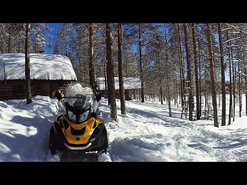 Видео: 400 км на снегоходе по карельским ламбушкам. Рыбалка и охота в глухозимье. Таёжная изба.