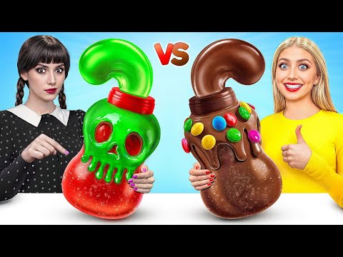 Видео: Челлендж. Шоколадная еда vs Настоящая еда | Битвы с едой от Choco DO