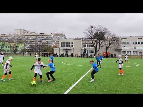 Видео: ОЛІМПІК-МАЙСТЕР М'ЯЧА 2015 (4:2) 1 тайм