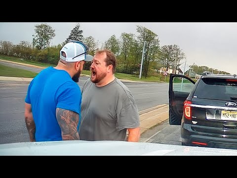 Видео: Раз дорожные гуляки связались не с тем человеком!