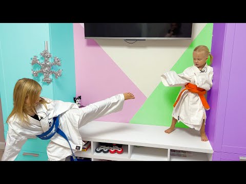 Видео: СОФИЯ И НИКИ ЗАНИМАЮТСЯ КАРАТЕ. СОФУНЬЯ ШАЛУНЬЯ