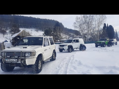 Видео: Зимний брод через реку "Шаравка" ВКО город Риддер