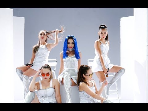 Видео: Сырга Сагынбекова - Супермен