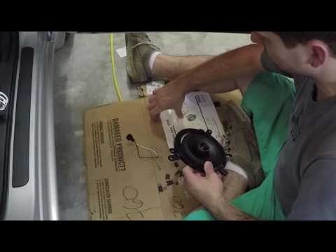 Видео: Как заменить динамики в Nissan Leaf