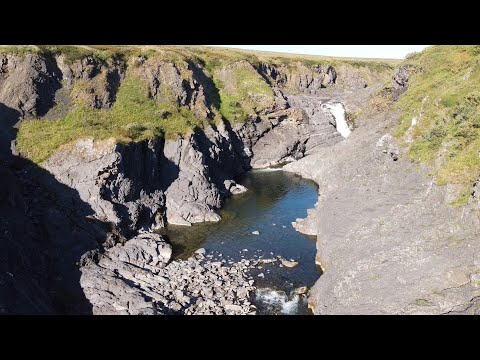 Видео: Я В ШОКЕ! ВОДА КИПИТ ОТ РЫБЫ!!!! КУЧА КРУПНЯКА В ЯМЕ!!