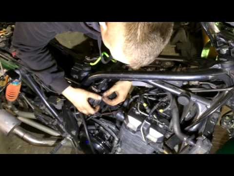 Видео: Установка карбюраторов на старый Kawasaki без проблем