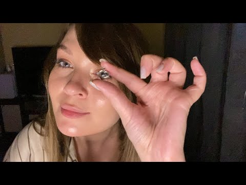 Видео: ASMR | АСМР Показываю серьги, жую жвачку, болтаю 💋 Whispering, accessories, gum chewing