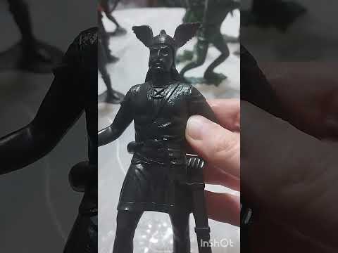 Видео: Игрушки из прошлого. Наборы солдатиков.