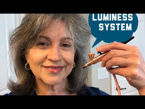 Видео: Обзор Luminess Air System Makeup для женщин старше 60 лет