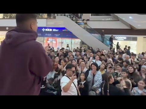 Видео: Арген туулган кунун Бишкек паркта фанаттары мн тосту.