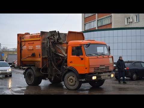 Видео: Мусоровоз МКМ-44108 (МК-4454-04) на шасси КамАЗ-43255-A3. (Х 057 УС 22). / KAMAZ garbage truck.