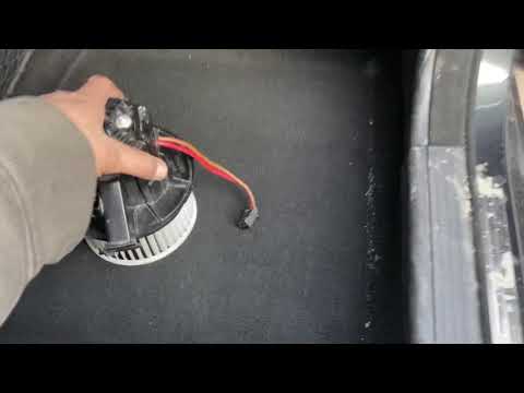 Видео: Mercedes benz W204 w212 how to change heater engine замена моторчика печки