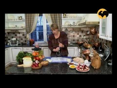 Видео: Испечь поросенка, хачапури и сациви . На кухне у Марты 02