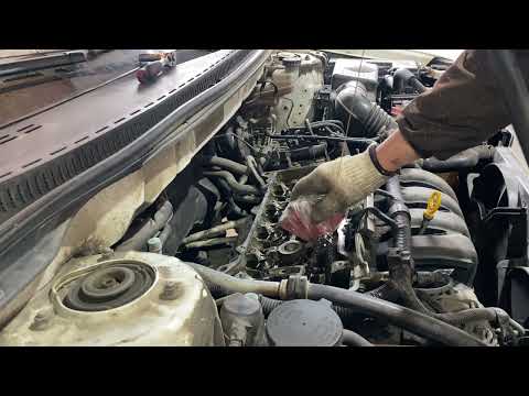 Видео: Geely Emgrand EC7 замена маслосъёмных колпачков и их различие