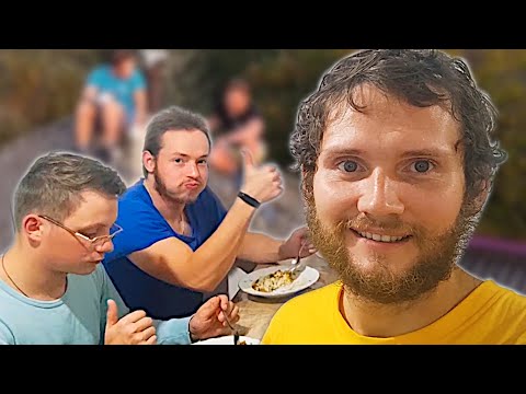 Видео: Накормил ребят из Питера филиппинским блюдом. Ремонт крыши и заготовка дров.