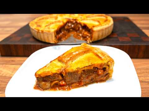 Видео: Зимний пирог со стейком и элем: настоящая зимняя еда для комфорта