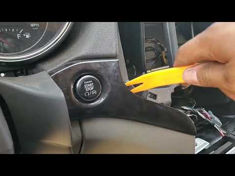 Видео: Jeep Grand Cherokee 2011 года, как заменить приборную панель