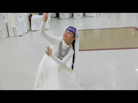 Видео: Крымскотатарский танец "Тым-тым"   Эдие Ильясова (Аблаева)!!!