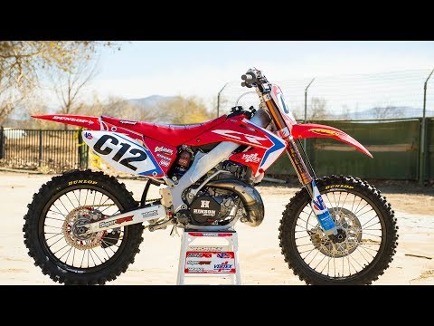 Видео: Фильмы Racer X: Honda CR250 2004 года выпуска