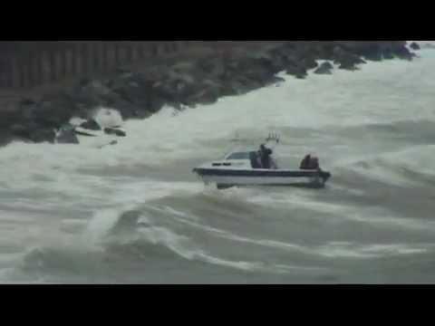 Видео: Крушение катера во Владивостоке.wmv