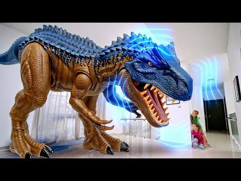 Видео: 🦖😱 Игрушки-динозавры ожили!!! | Истории о динозаврах для детей 🏠✨