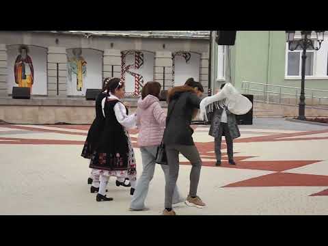 Видео: моменти от Гурковското веселие на Димитровден“ на градския площад „Войвода Генчо Къргов“ 26.10.2025