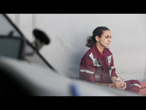 Видео: Анастасия Калашникова о работе фельдшером скорой помощи и тайском боксе