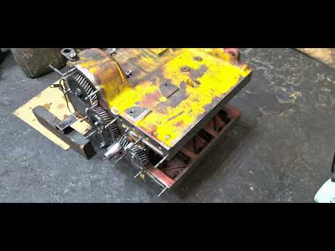 Видео: Сборка дизеля ZETOR 5201 UNC 061 .