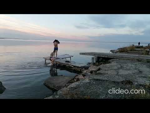 Видео: Сезон купания превращается в сезон закаливания