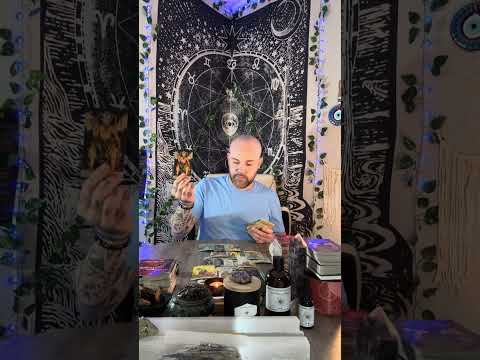 Видео: ВОДОЛЕЙ: SOS, ПОЖАЛУЙСТА, КТО-НИБУДЬ, ПОМОГИТЕ МНЕ! ВЫ РАЗРЫВАЕТЕ КАРМИЧЕСКИЕ ЦИКЛЫ! Они через эт...