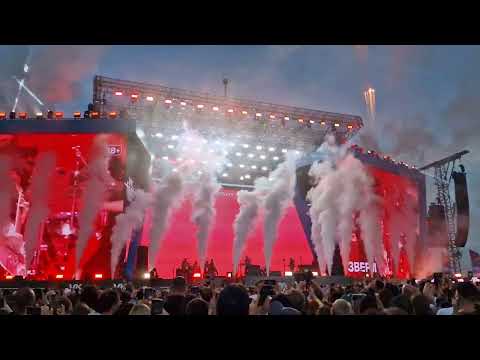 Видео: Звери - Районы-кварталы (VK Fest СПБ 30.06.2024)
