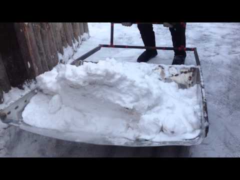 Видео: Скрепер волокуша для уборки снега (ручная уборка снега)