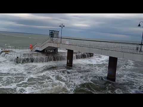 Видео: БУРГАС 19.11.23Г Г./УРАГАННИ ВЪЛНИ,БУРГАСКО ЦУНАМИ/