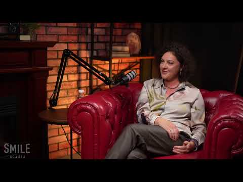 Видео: Наталья Пенькова - о написании сценариев на ТВ, зарплате сценаристы и выгорании