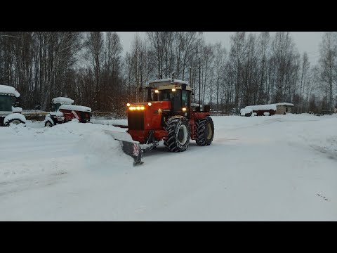 Видео: Трактор РСМ-2375 на расчистке снега отвалом от "Ярославича"