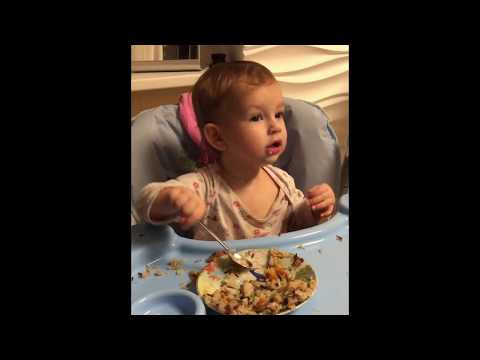 Видео: Как легко и быстро научить ребёнка кушать самостоятельно ☝️👍