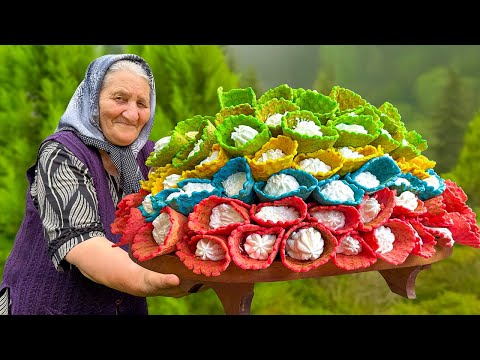 Видео: Как Бабушка Готовит Хрустящие И Кремовые Вафельные Трубочки «Трубочки» Дома!