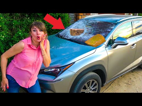 Видео: Лена РАЗБИЛА КИРПИЧОМ ЛОБОВОЕ СТЕКЛО в НОВОМ ЛЕКСУСЕ Толика. Крейзи лайф