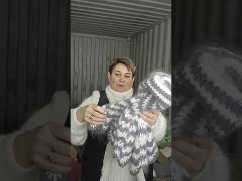 Видео: Пуховые шапочки,шарфы,пальто,кофты