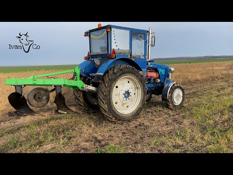 Видео: Оранка трактором т - 40 плуг бомет 2/35. Казали що не попре! #ІванКо
