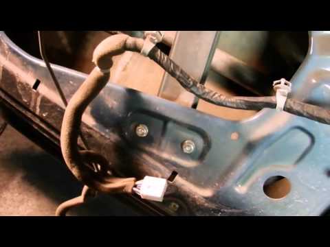 Видео: Ремонтируем авто сами ( снятие замка двери Chevrolet Lacetti )