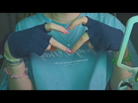 Видео: асмр тыкаю в лицо разными предметами (без слов)