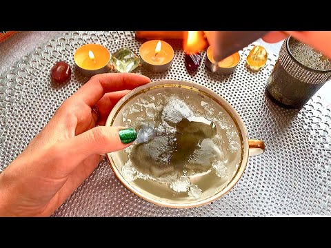 Видео: Загляни 💌 КТО ПО ТЕБЕ СКУЧАЕТ ❤️‍🩹| ГАДАНИЕ НА ВОСКЕ