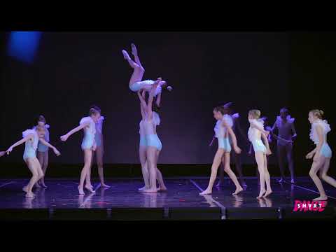 Видео: SMART dance, хореограф Александра Буяльская, "Дыши, всплывай"