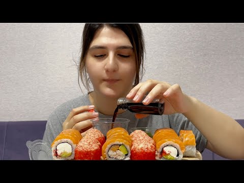 Видео: MUGBANG | ПОПОЛНЕНИЕ В СЕМЬЕ | не ASMR #sushi #rolls #mukbang #asmr #streetfood
